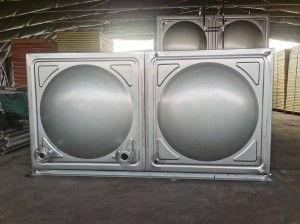 四川不锈钢水箱—青白江水箱焊接现场